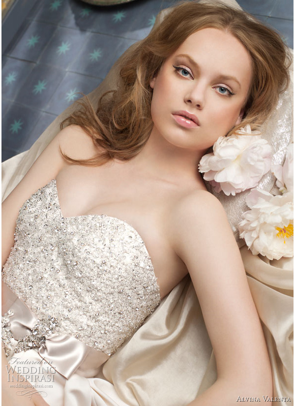 2011 alvina valenta wedding dress