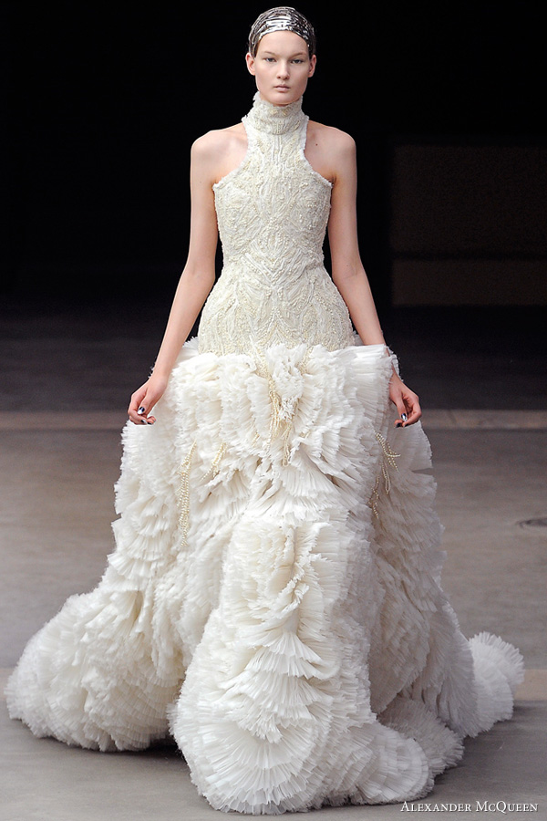 Alexander McQueen Fall/Winter 2011 Collection | Wedding Inspirasi