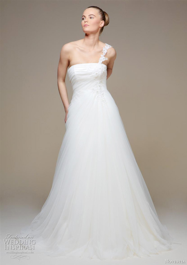 novestia wedding dress 2011