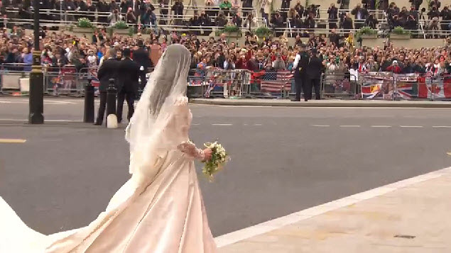 kate middleton wedding dress sarah burton