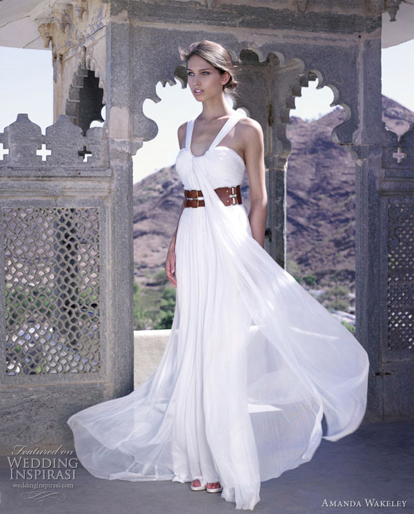 Royal Wedding dress watch - Will Amanda Wakeley design Kate Middleton bridal gown?