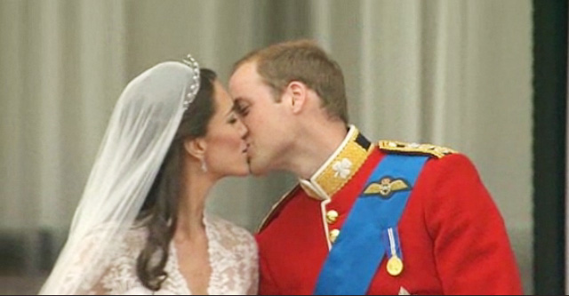the royal wedding kiss balcony