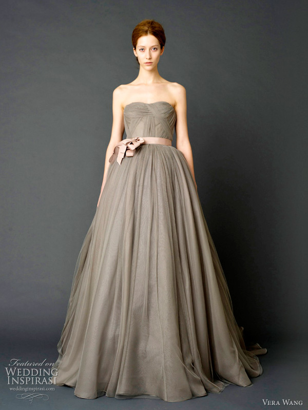 Vera Wang 'Camelia Gown' & Veil and Blusher – Nearly Newlywed