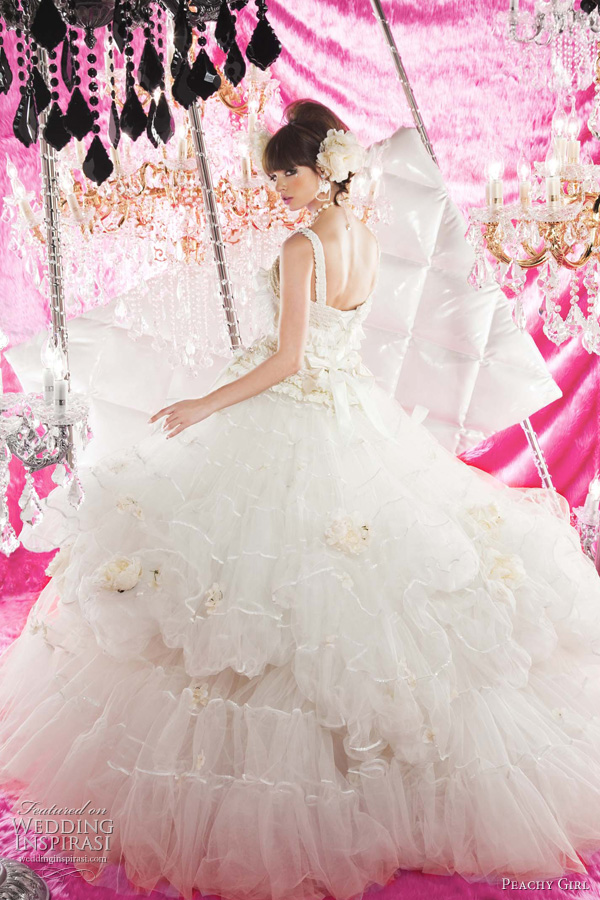 peachy girl wedding dresses 2011 - kawaii cute bridal gowns from Japan