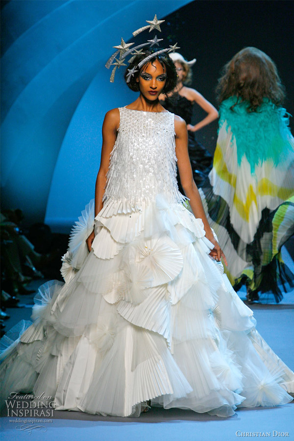 Christian Dior Fall 2011-2012 Couture | Wedding Inspirasi