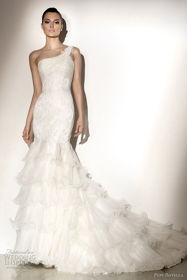 one shoulder wedding dresses