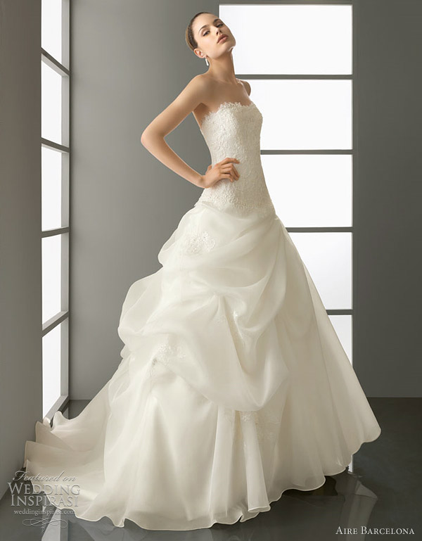 aire barcelona wedding 2012 - panda bridal gown