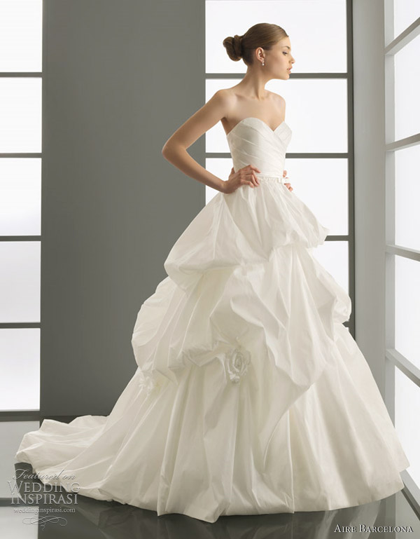 aire barcelona wedding dresses 2012 - proa Taffeta and beadwork gown in ecru.