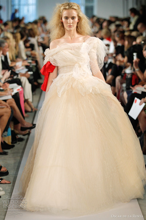 oscar de la renta wedding dress 2012