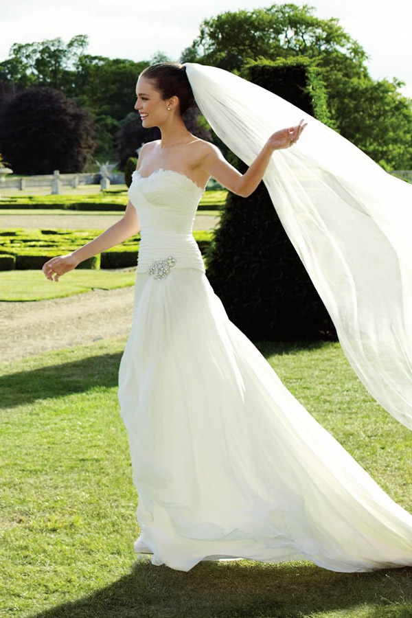 Manuel Mota for Pronovias 2012 Wedding Dresses | Wedding Inspirasi