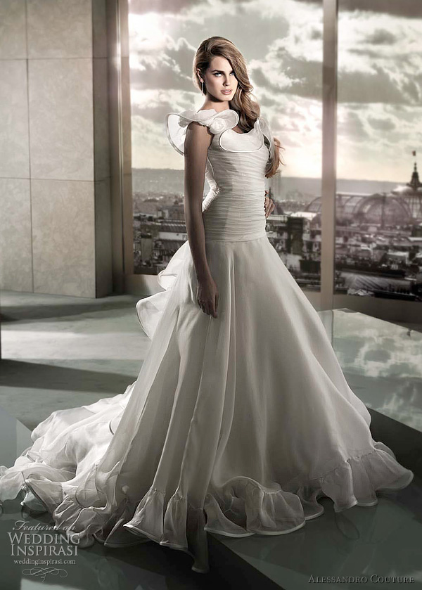 مجموعة كبيرة من  فساتين الزفاف الفرنسيه 2012 _2013 روعة وصور غاية فى الجمال Alessandro-couture-wedding-gown-2012