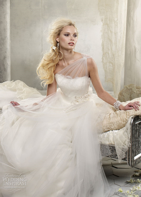 alvina valenta wedding dress spring 2012 - style 9216