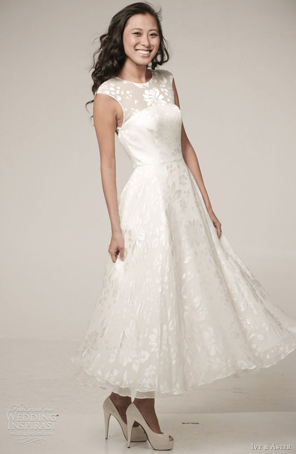 ivy aster wedding dress spring 2012 bouquet