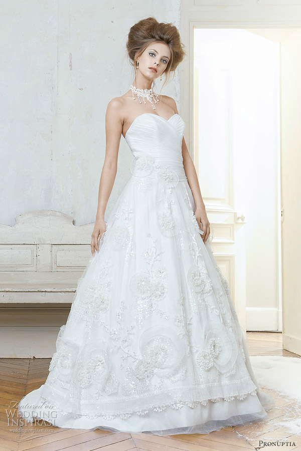 pronuptia 2012 wedding dresses - Noce de merisier