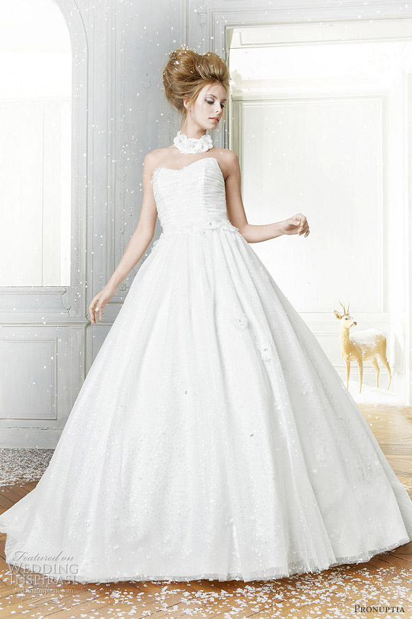 pronuptia paris wedding dress 2012 - Sensationelle 