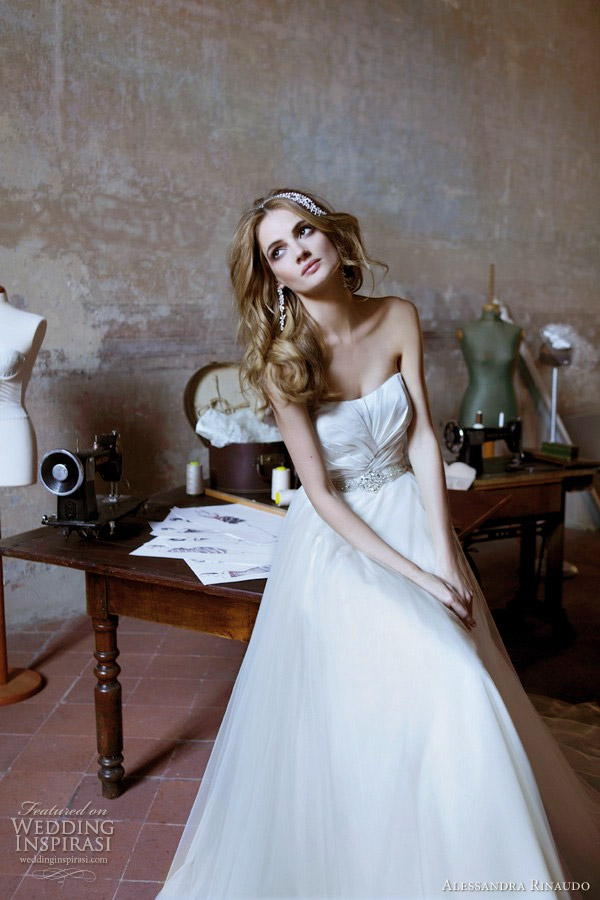 alba wedding dress 2012