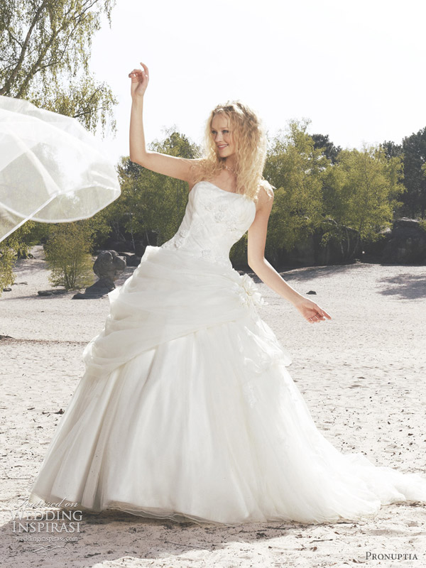 Pronuptia robe boheme shop