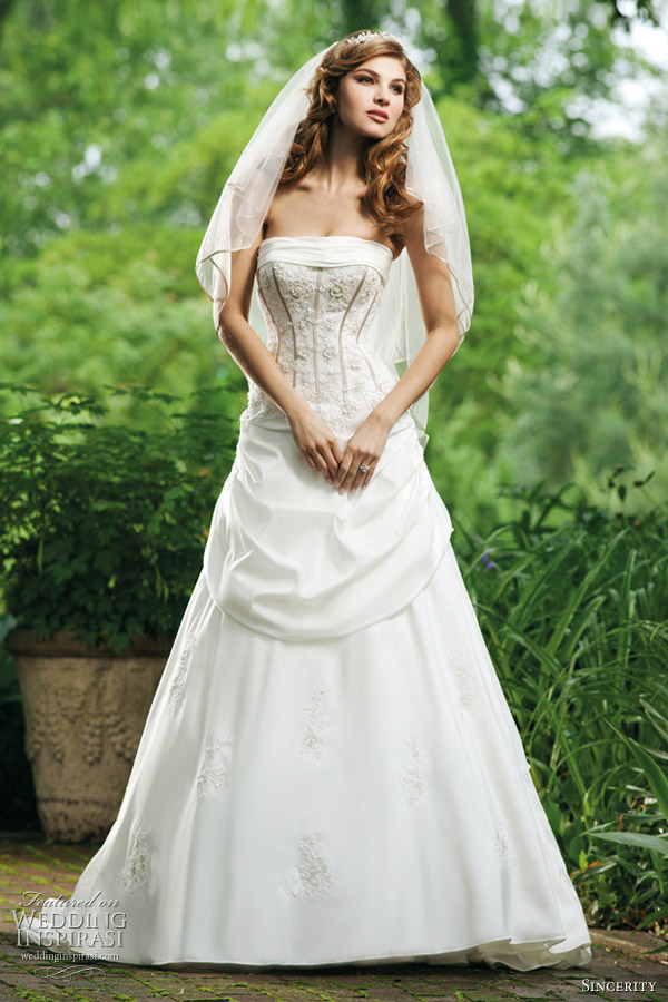 romantic wedding dresses sincerity