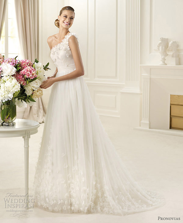 pronovias weddimg dresses 2013 diagonal