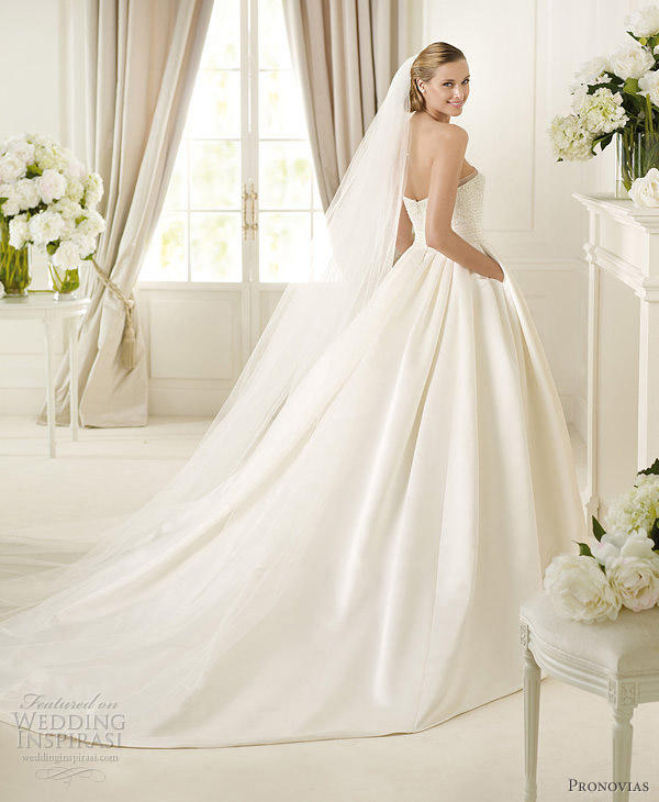 wedding dress with pockets pronovias 2013