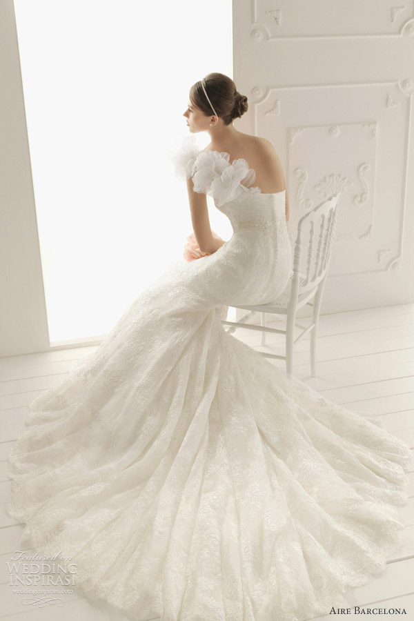 aire barcelona 2013 rain one shoulder wedding dress