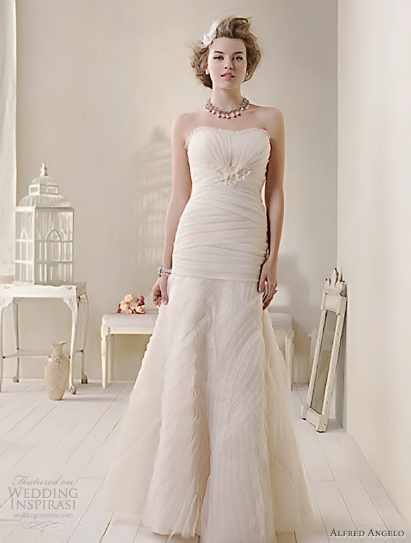 alfred angelo modern vintage bridal strapless wedding dress 8508