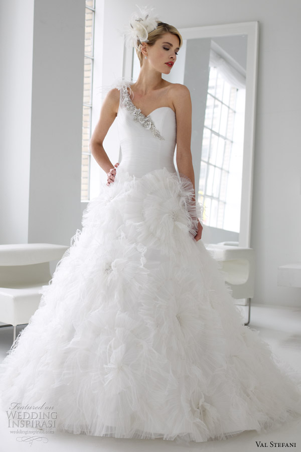 val stefani spring 2013 one shoulder tull ball gown wedding dress d8034