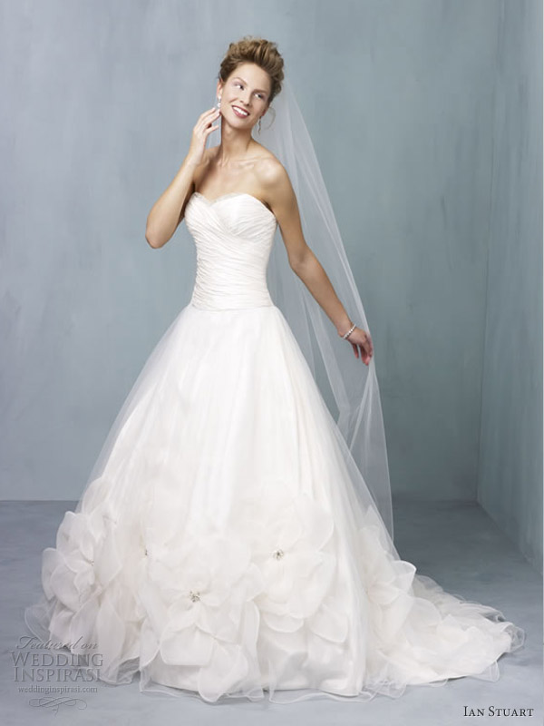 ian stuart wedding dresses 2013 oasis ivory ball gown