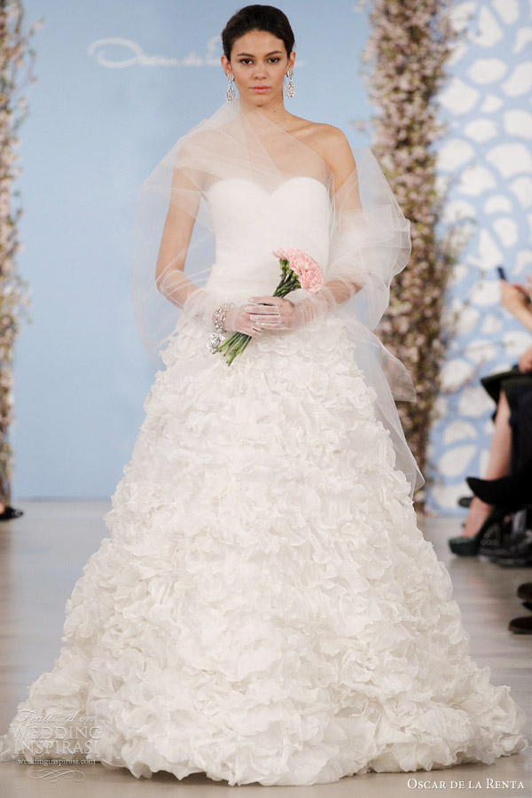 oscar de la renta 2014 bridal tulle wrap wedding dress