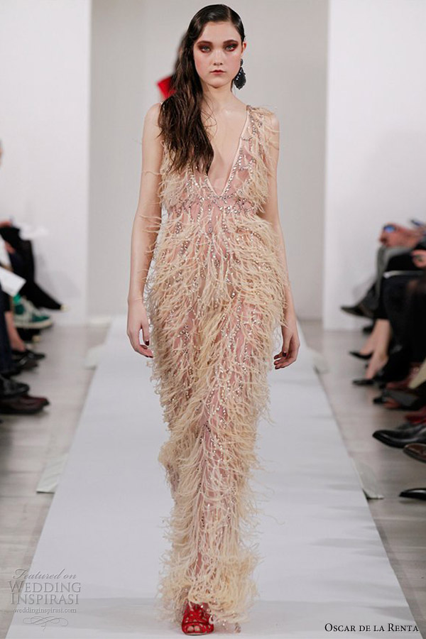 oscar de la renta fall 2013 sleeveless v neck feather gown