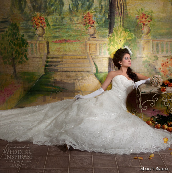 و تشكيلة الفساتين الخضراءCasablanca تقدم لك ارقى فساتين الزفاف 2013نسرين