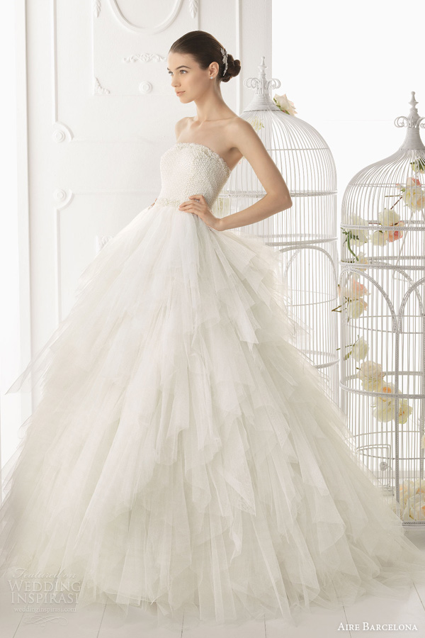 aire barcelona 2014 ordesa strapless ball gown tiered skirt beaded bodice