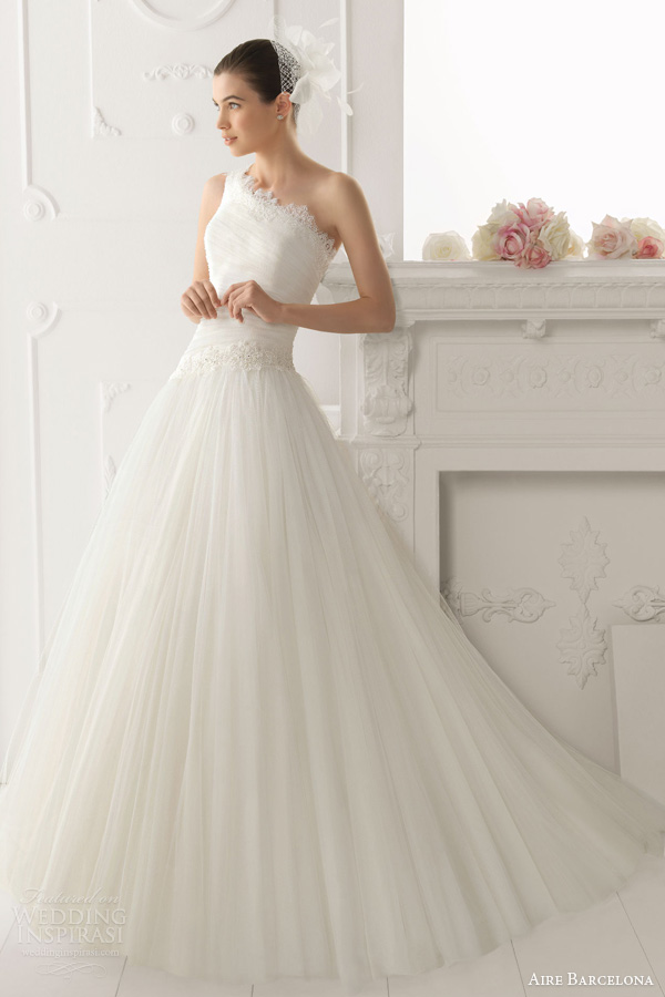 aire barcelona bridal 2014 obsequio one shoulder wedding dress