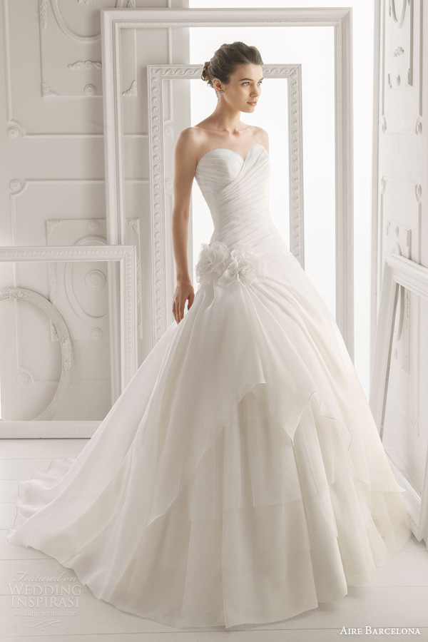 aire barcelona bridal 2014 oriente strapless wedding dress