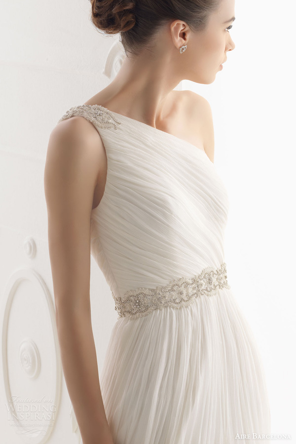 aire barcelona wedding dresses 2014 oceano one shoulder draped gown close up bodice