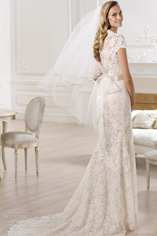 pronovias 2014 atelier collection yanguas lace dress back train