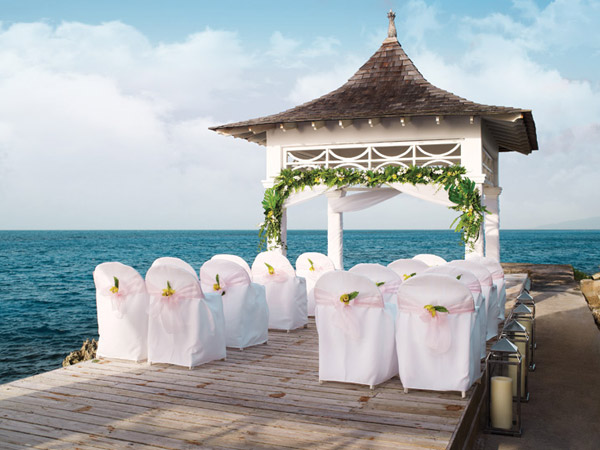 apple vacations destination wedding by the sea gazebo