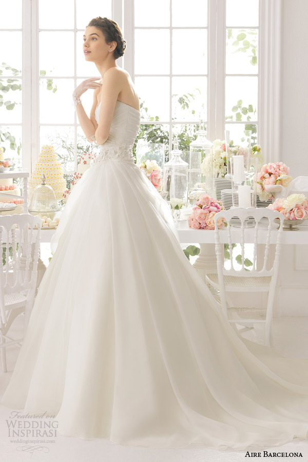 aire barcelona bridal 2015 arpa strapless ball gown wedding dress