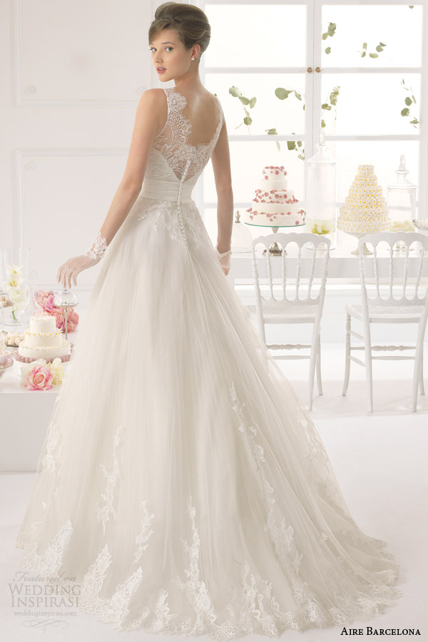 aire barcelona 2015 bridal azor sleeveless wedding dress scalloped lace edge