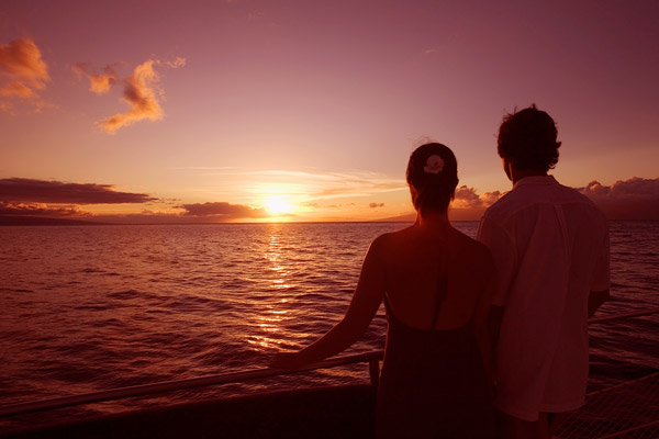 maui sunset hawaii honeymoon wedding couple