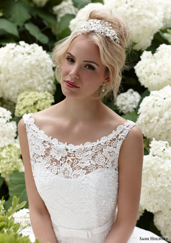 sassi holford bridal 2015 isla sleeveless wedding dress guipure lace bodice close up