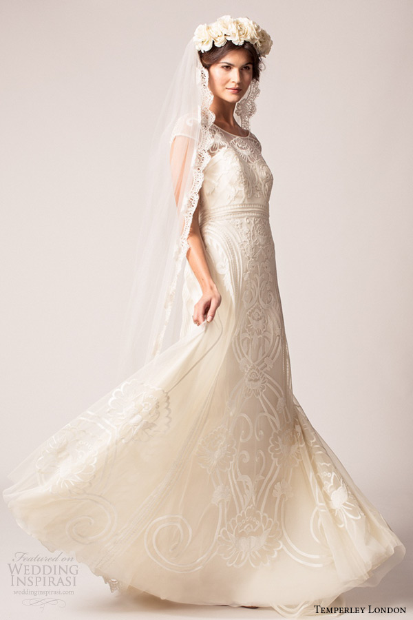 temperley london fall winter 2015 wedding dress bridal bateau neckline cap sleeve filigree embroidery empire gown chrys