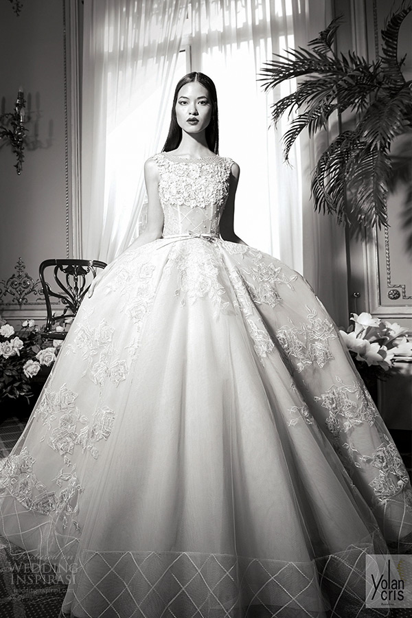 YolanCris bridal fall 2016 haute couture wedding dress boat neckline sleeveless floral embroidery corset bodice ball gown topacio