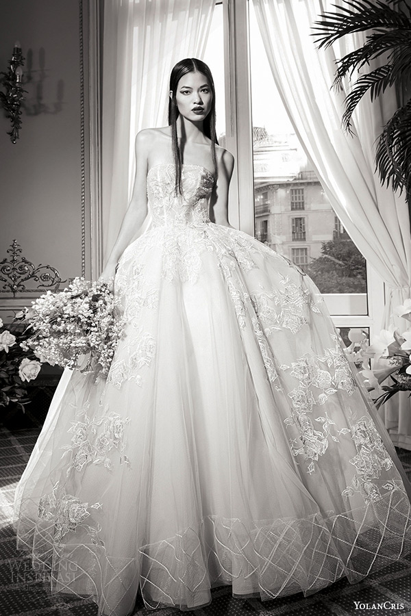 YolanCris bridal fall 2016 haute couture wedding dress boat neckline sleeveless floral embroidery corset bodice ball gown topacio