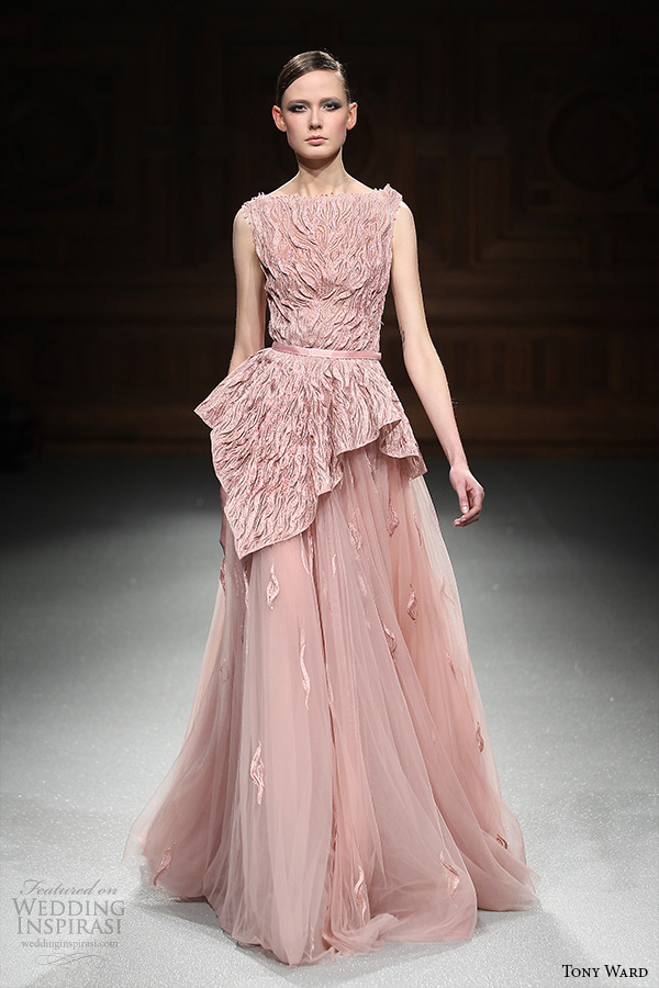 https://www.weddinginspirasi.com/wp-content/uploads/2015/02/tony-ward-couture-spring-summer-2015-runway-boat-neckline-sleeveless-aline-pink-dress.jpg