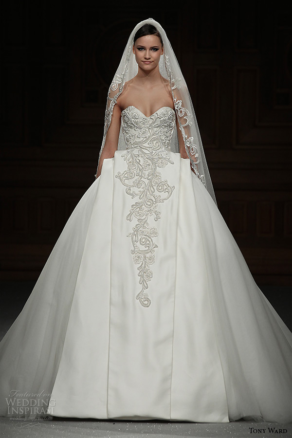 tony ward couture spring summer 2015 runway strapless sweetheart neckline filigree embroidery bodice white wedding ball gown dress