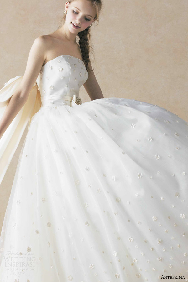 anteprima bridal straplesss ball gown wedding dress off white appliqued tulle netting ant0070