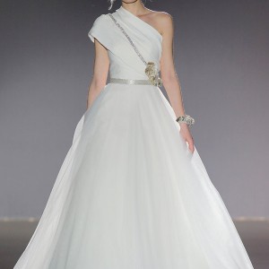 jesus peiro 2016 nanda devi bridal sarayu one shoulder tulle wedding dress micro pleated fabric ruban waist platinum stitch embroidery
