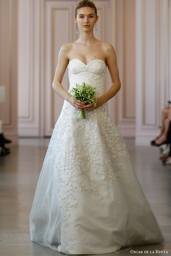 oscar de la renta bridal spring 2016 strapless silk radzimir wedding dress floral embroidered tulle overlay