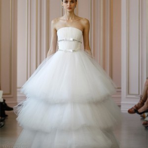 oscar de la renta spring 2016 strapless tiered tulle ball gown wedding dress jewel encrusted grosgrain ribbon